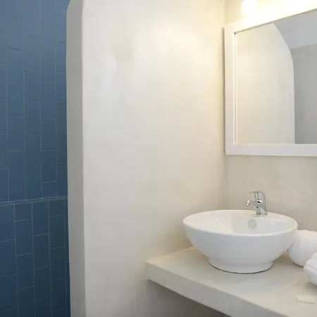 Maria Akrotiri (Santorini)